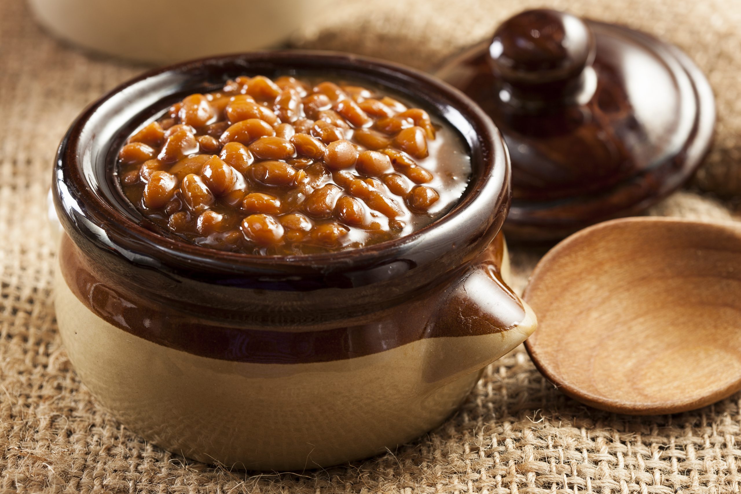 Manuka Honey Recipes: Slow Cooked Honey Baked Beans