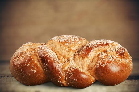 Manuka Honey Challah for Celebrating the Holidays!