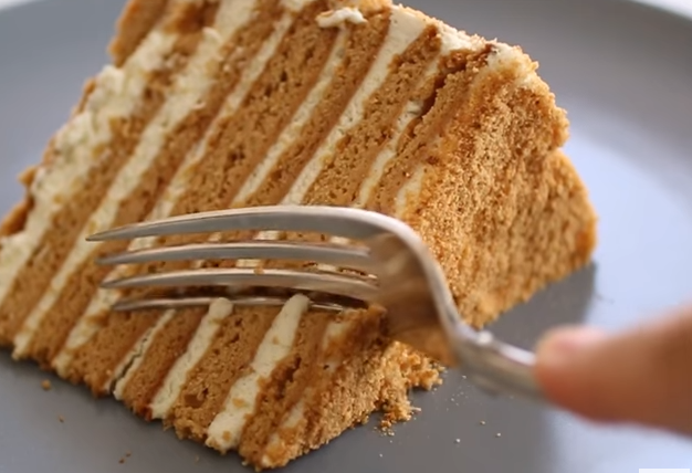 How to Make Russian Manuka Honey Cake