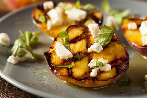 How to Make Manuka Honey Roasted Peaches