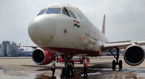 Air India Uses Water Cannons to Remove Honey Bee Swarm