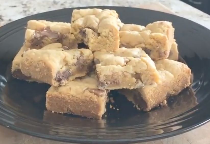 Manuka Honey Nut Blondies Recipe